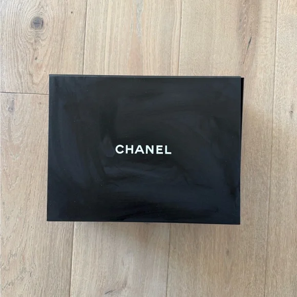 Chanel black Jumbo Classic Caviar Double Flap Quilted Leather Chain Bag - Picture 7 of 14